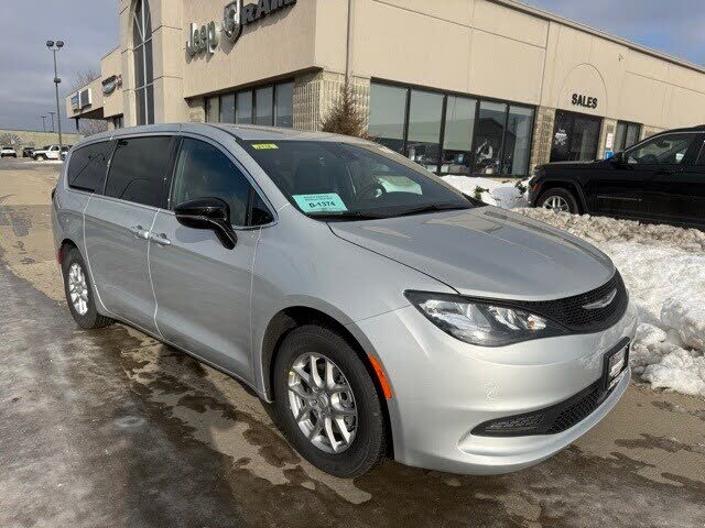 2026 Chrysler Voyager LX FWD