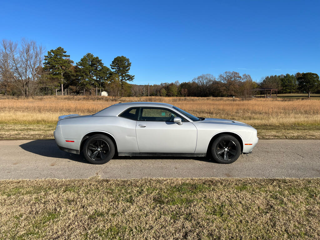 2020 Dodge Challenger SXT RWD