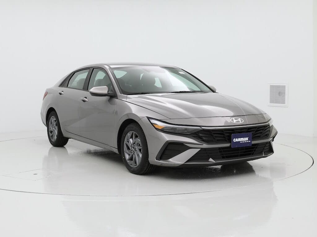 2024 Hyundai Elantra SEL FWD