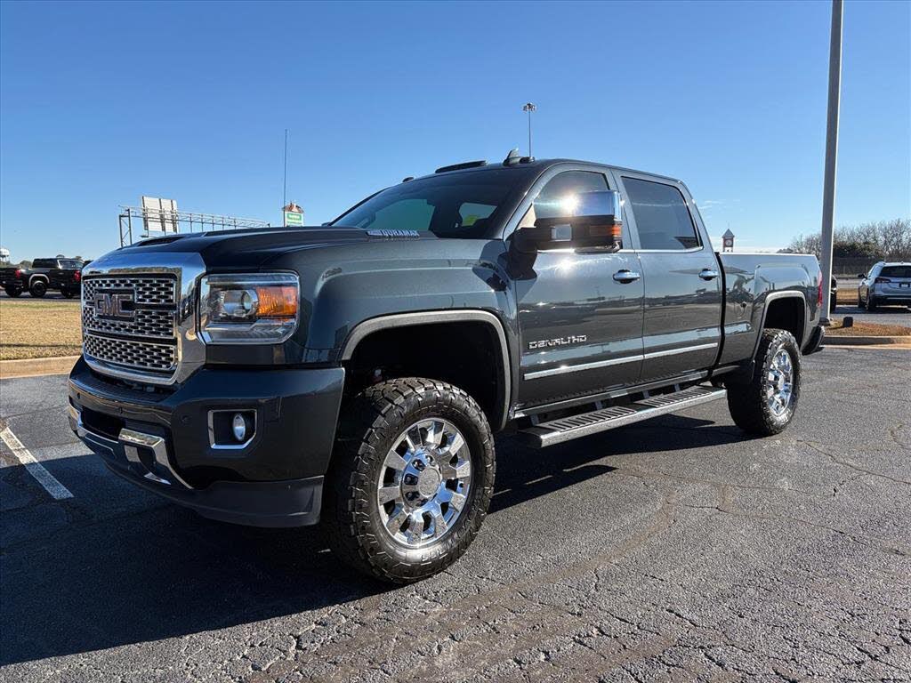 2019 GMC Sierra 2500HD Denali Crew Cab 4WD