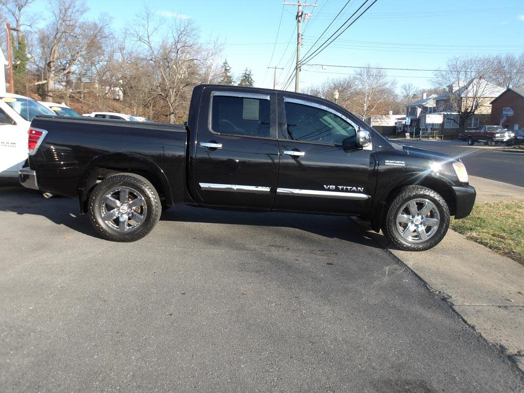 2010 Nissan Titan SE Crew Cab 4WD