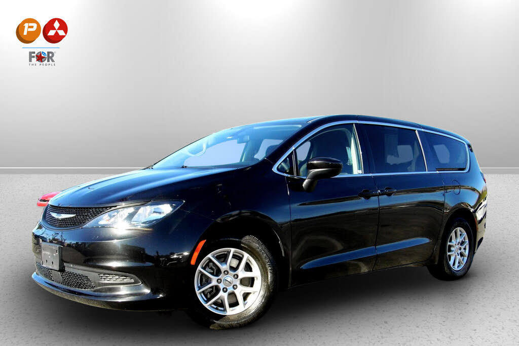 2022 Chrysler Voyager LX FWD