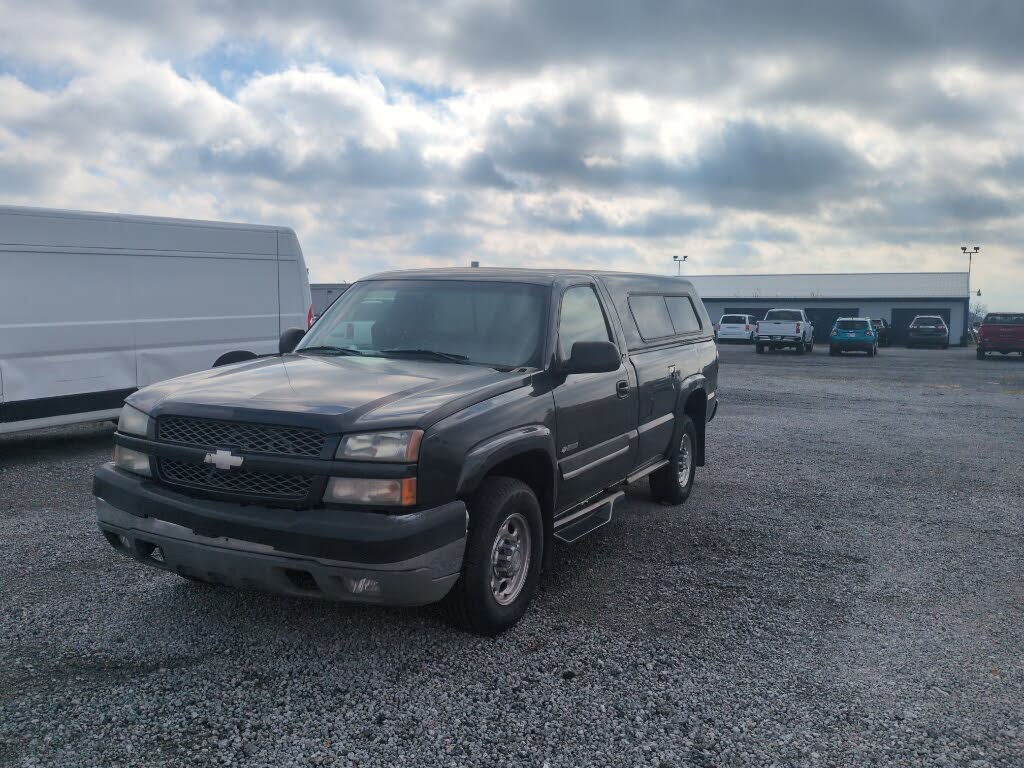 2004 Chevrolet Silverado 2500 LS LB RWD