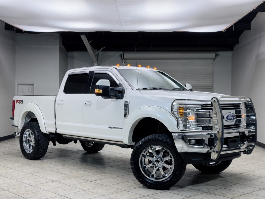 2019 Ford F-250 Super Duty Lariat Crew Cab 4WD