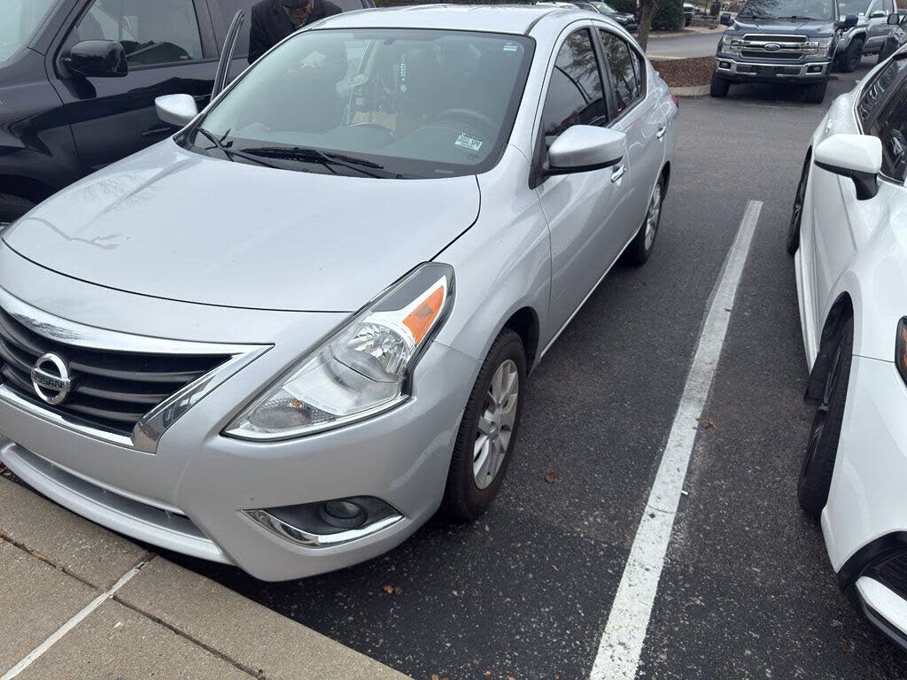 2019 Nissan Versa SV FWD