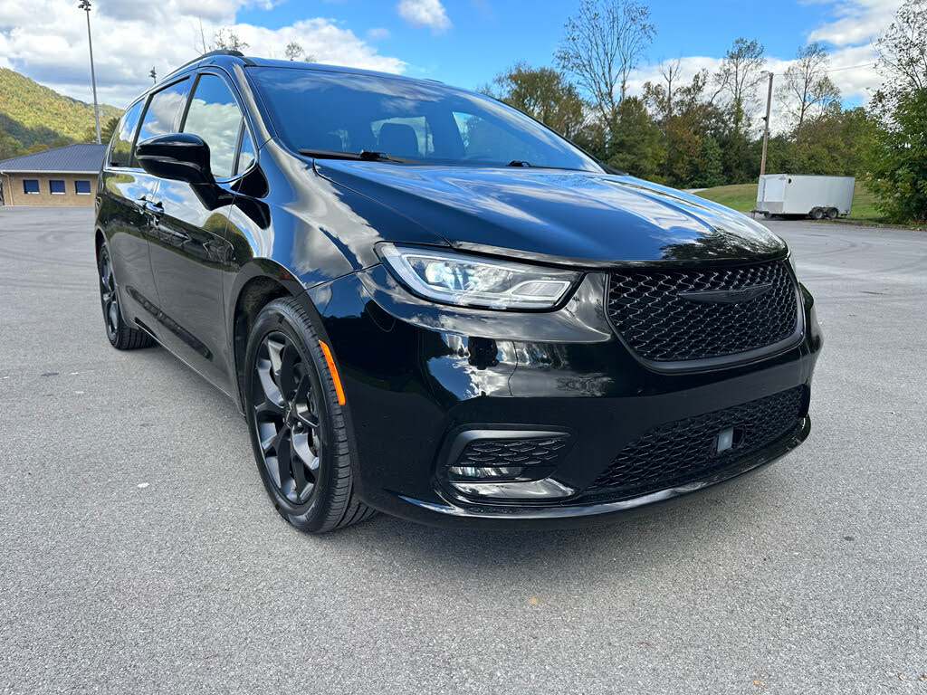 2025 Chrysler Pacifica Limited FWD