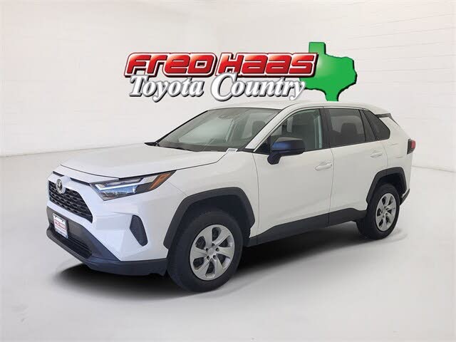2024 Toyota RAV4 LE FWD