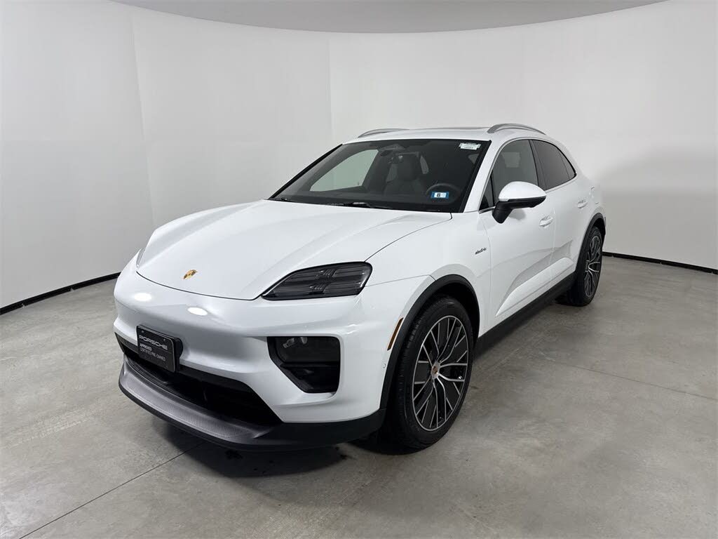 2025 Porsche Macan AWD