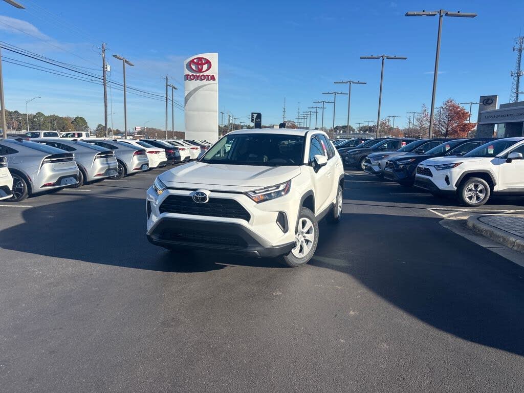 2025 Toyota RAV4 LE FWD