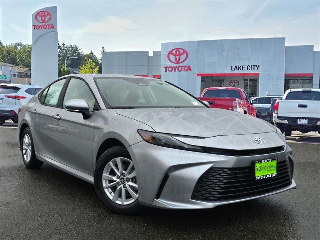 2026 Toyota Camry LE FWD