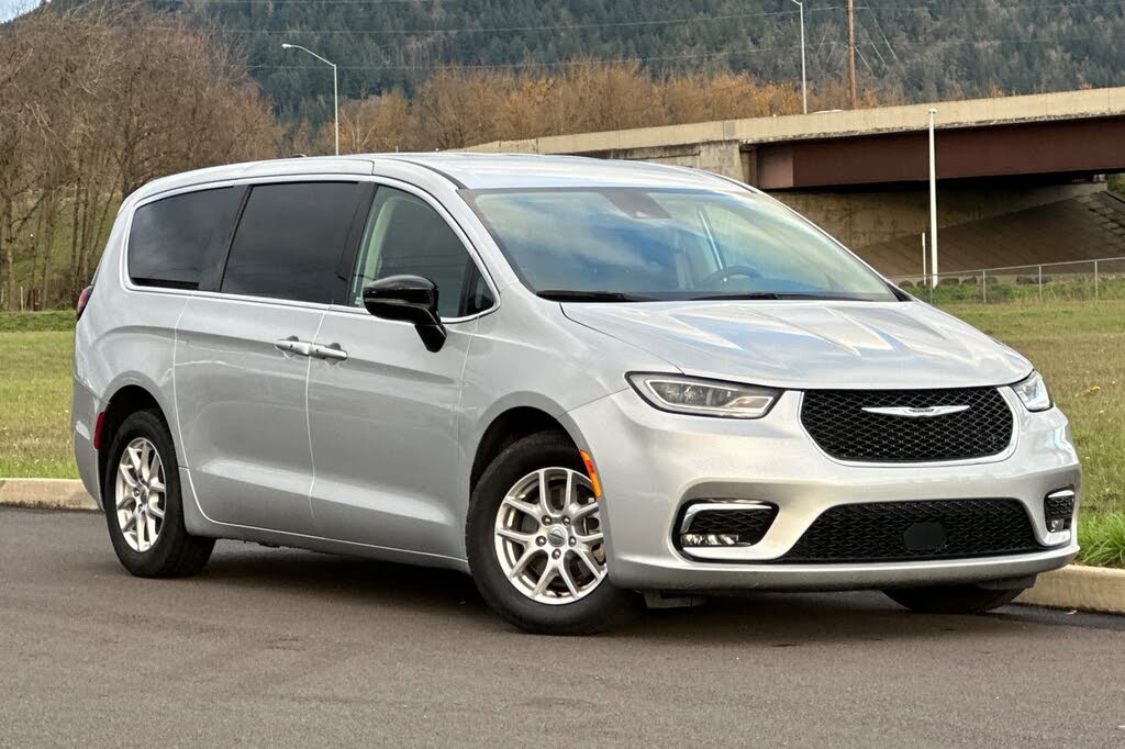 2024 Chrysler Pacifica Touring L FWD