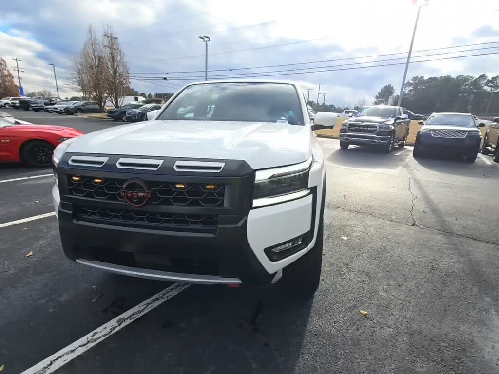 2025 Nissan Frontier PRO-4X Crew Cab 4WD