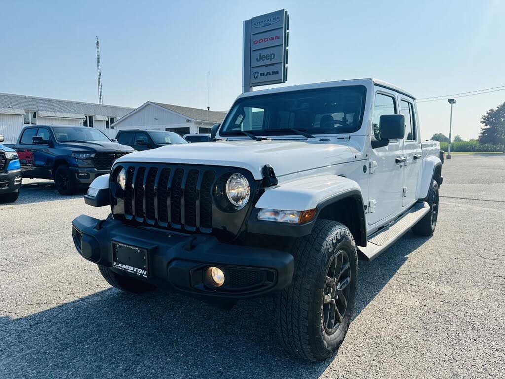 2022 Jeep Gladiator Altitude Crew Cab 4WD