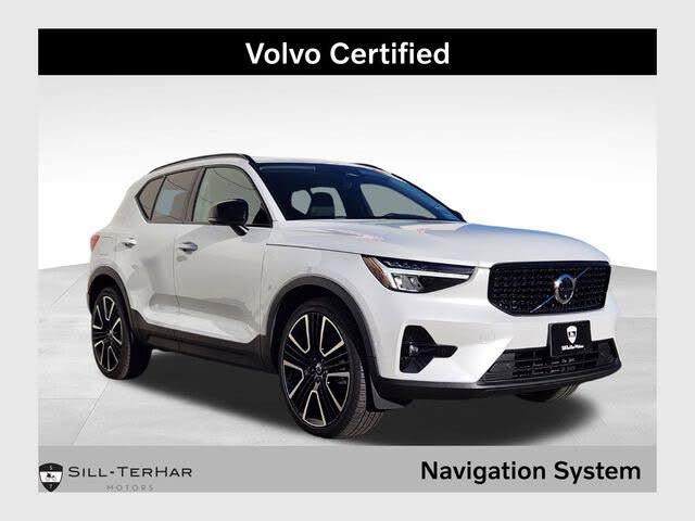 2023 Volvo XC40 B5 Ultimate Dark Theme AWD