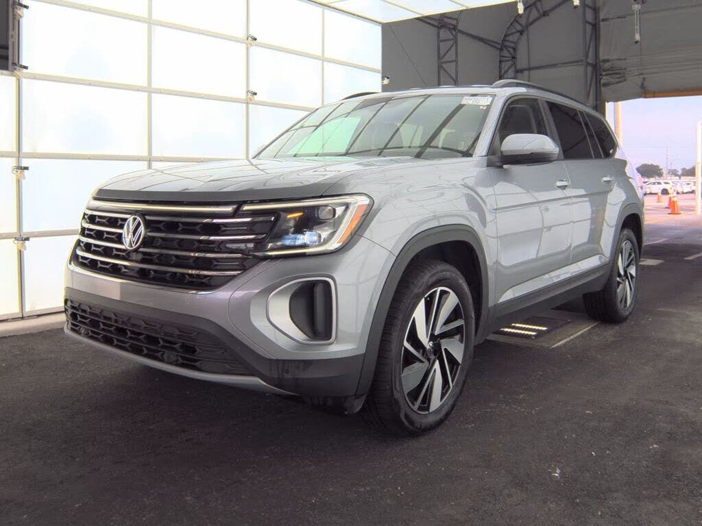 2025 Volkswagen Atlas SE FWD with Technology