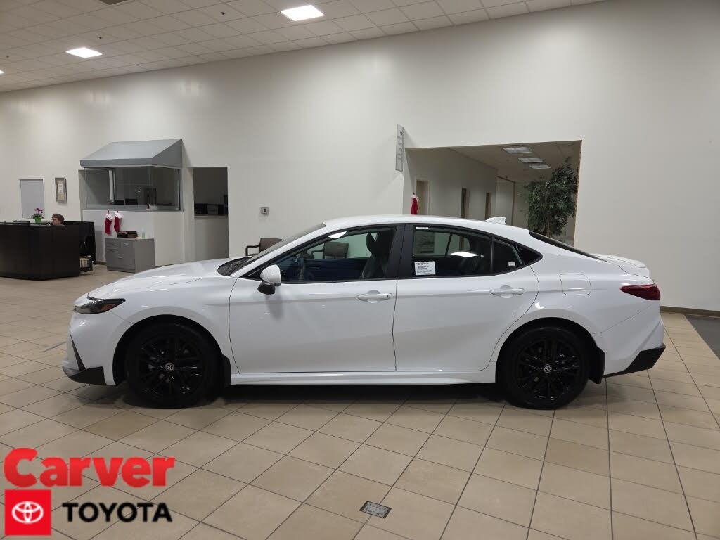 2026 Toyota Camry SE AWD