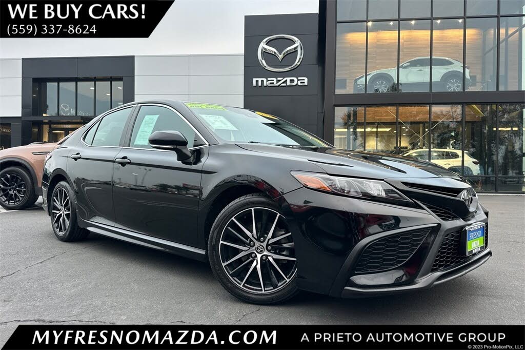 2022 Toyota Camry SE FWD