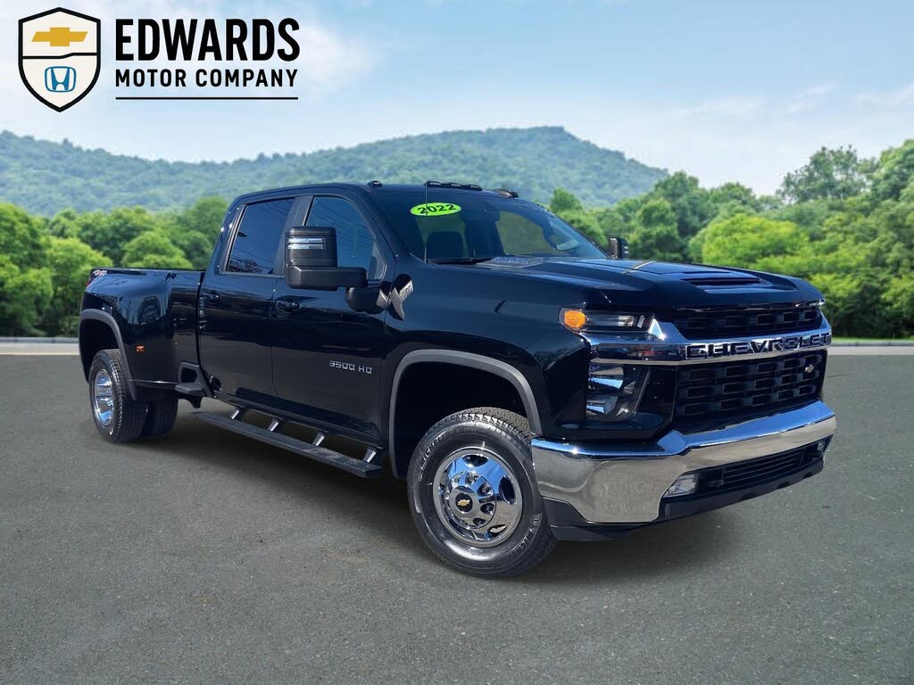 2022 Chevrolet Silverado 3500HD LT Crew Cab 4WD