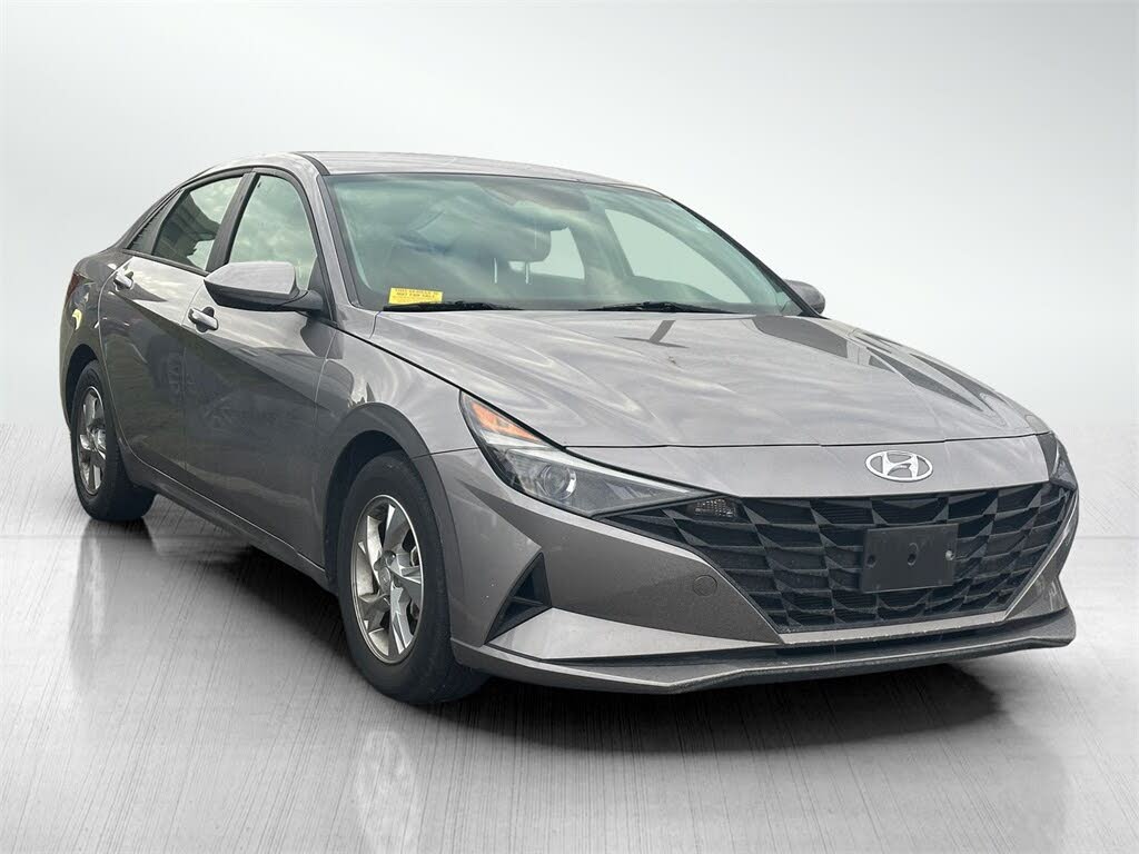 2022 Hyundai Elantra SE FWD