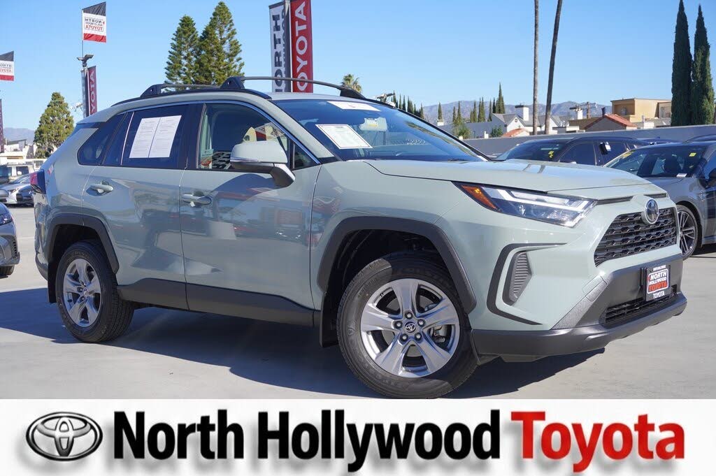 2023 Toyota RAV4 XLE FWD