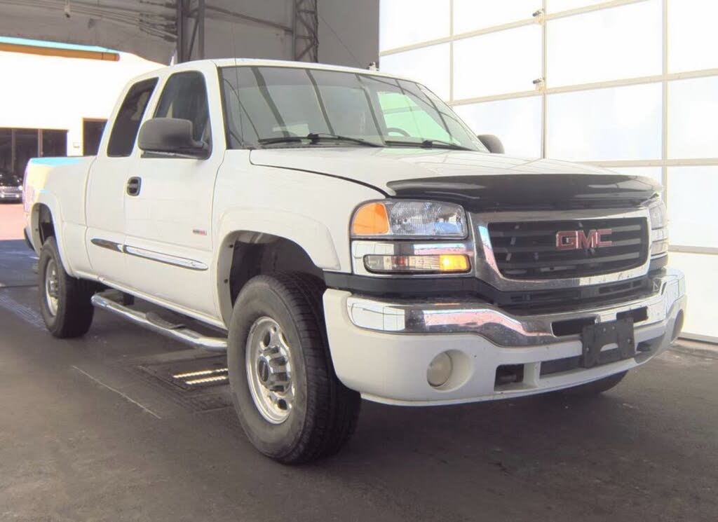 2005 GMC Sierra 2500HD 4 Dr SLE 4WD Extended Cab SB HD