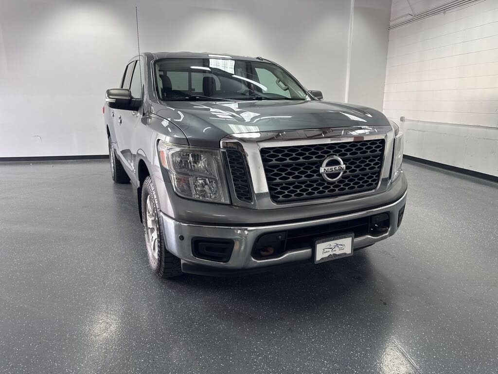 2018 Nissan Titan SV Crew Cab 4WD