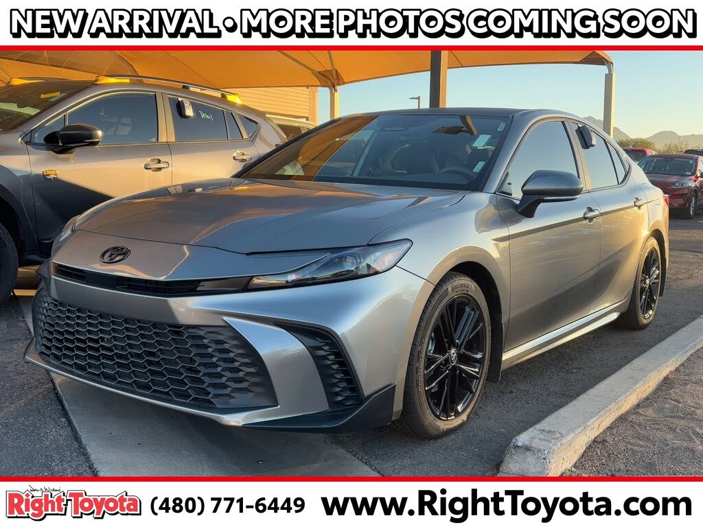 2025 Toyota Camry SE FWD