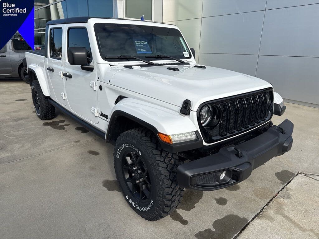 2024 Jeep Gladiator Willys Crew Cab 4WD