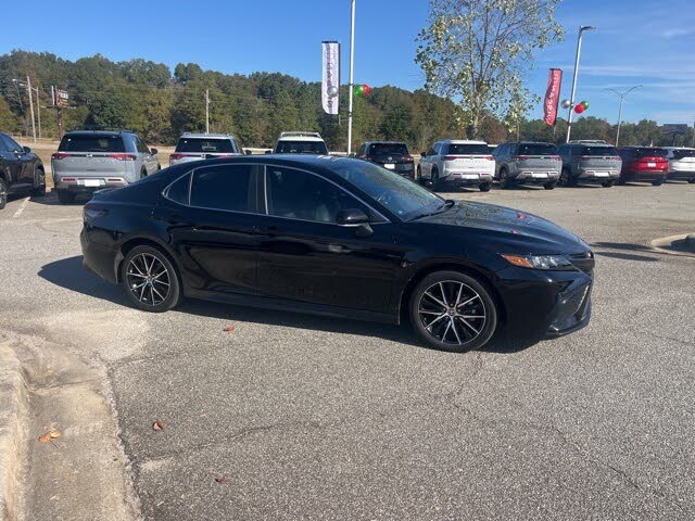 2024 Toyota Camry SE FWD