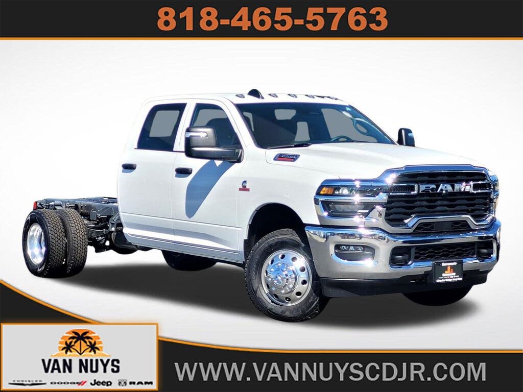 2025 RAM 3500 Chassis Tradesman Crew Cab LB DRW 4WD