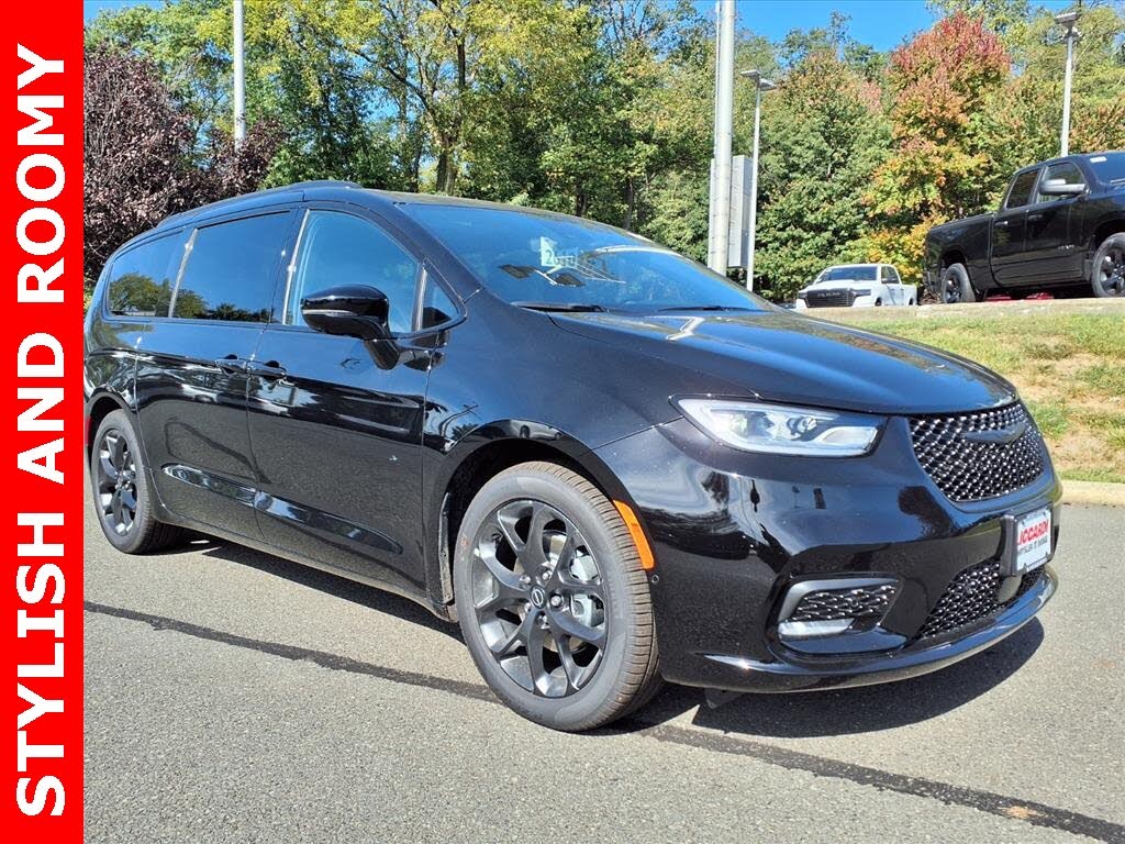 2026 Chrysler Pacifica Limited FWD