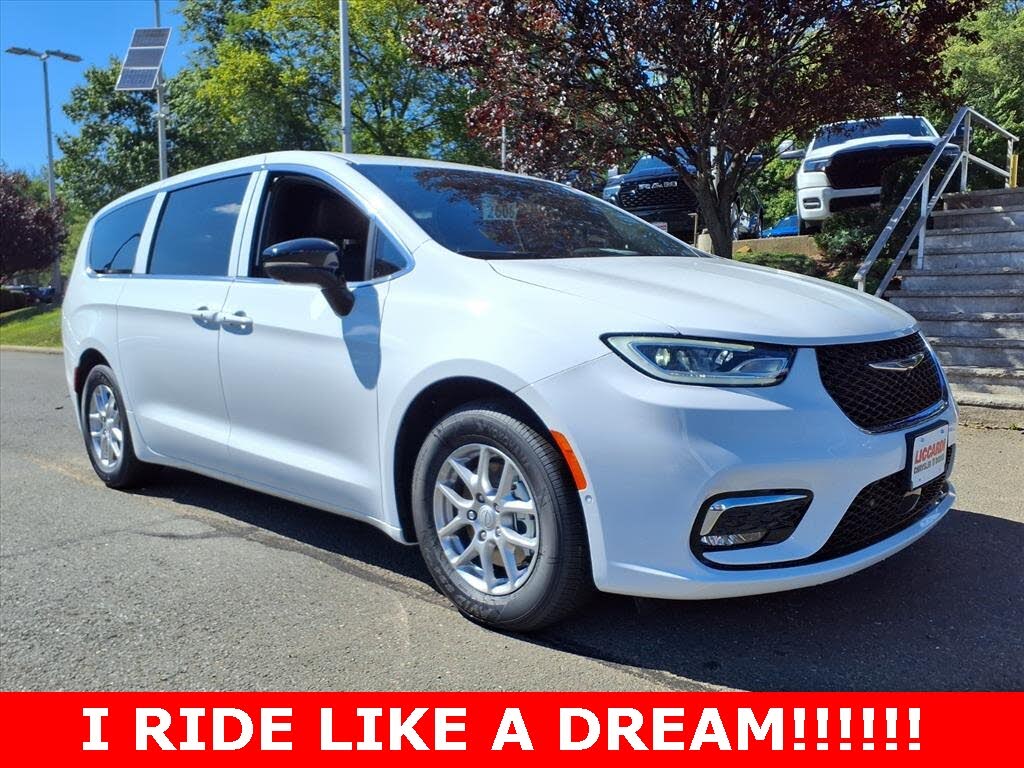 2026 Chrysler Pacifica Select FWD