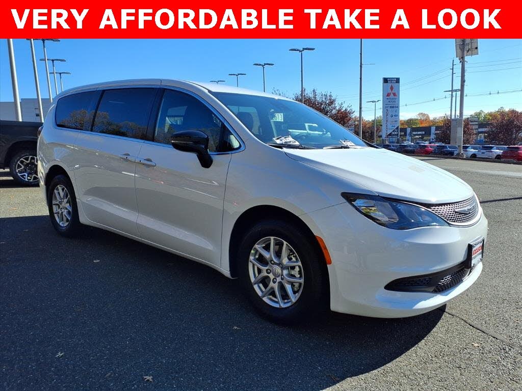 2026 Chrysler Voyager LX FWD