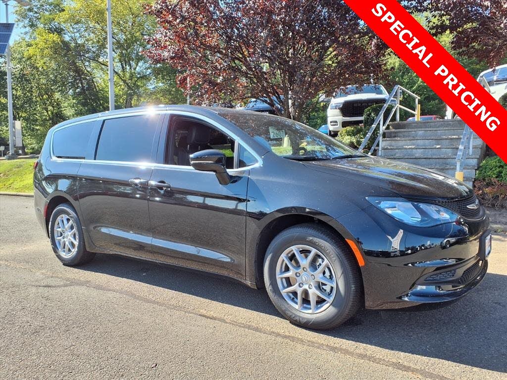 2026 Chrysler Voyager LX FWD