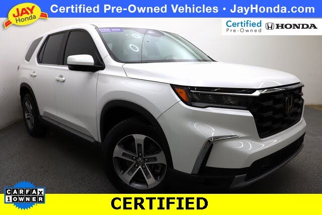 2023 Honda Pilot EX-L AWD with Captains Chairs