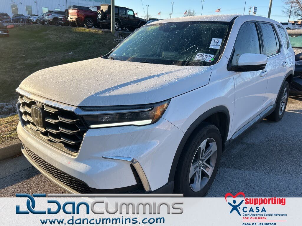 2024 Honda Pilot EX-L AWD with Captains Chairs