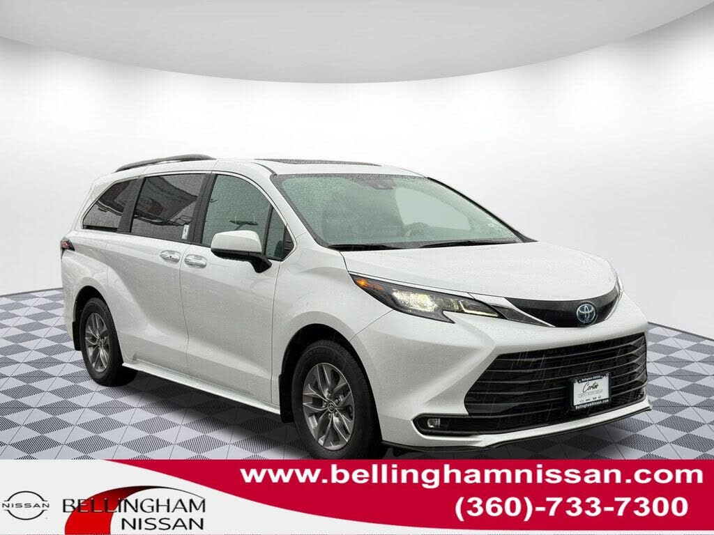 2025 Toyota Sienna XLE 7-Passenger FWD