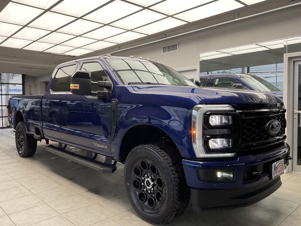 2026 Ford F-350 Super Duty Lariat Crew Cab 4WD