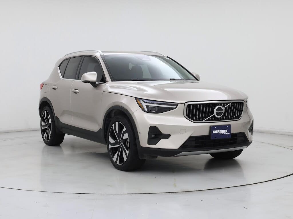 2023 Volvo XC40 B5 Ultimate Bright Theme AWD