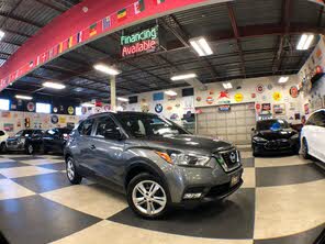 Nissan Kicks S FWD