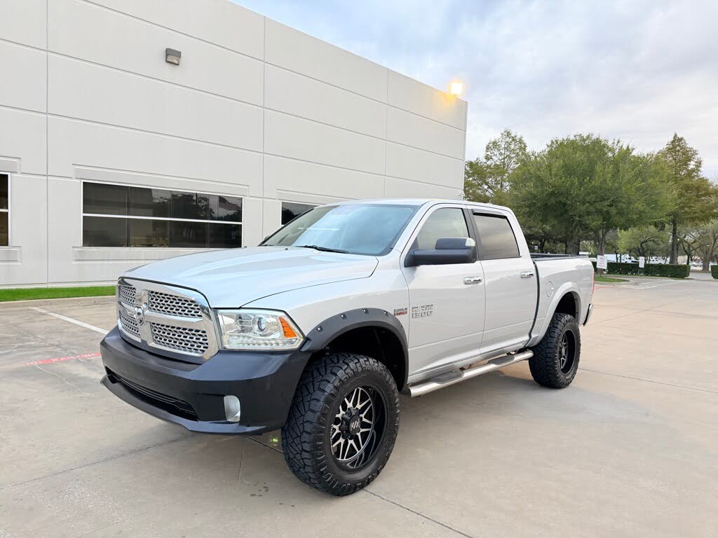 2017 RAM 1500 Laramie Crew Cab 4WD