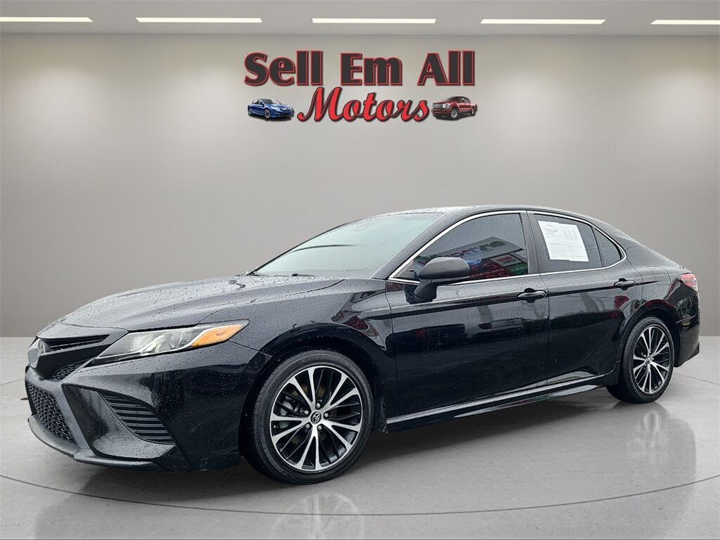 2019 Toyota Camry SE FWD