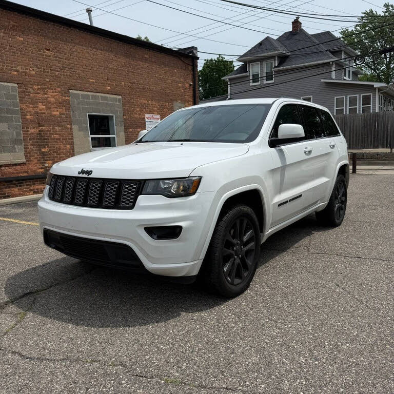 2020 Jeep Grand Cherokee Altitude 4WD