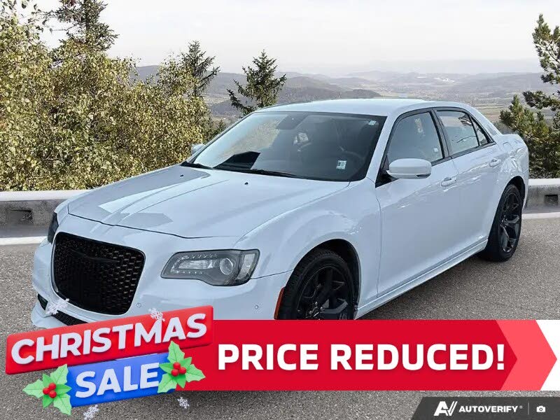 2022 Chrysler 300 Touring L RWD