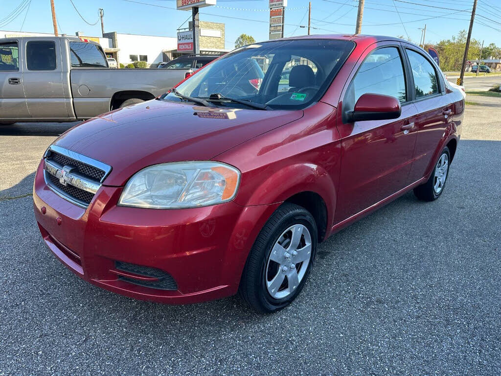 2010 Chevrolet Aveo 1LT Sedan FWD
