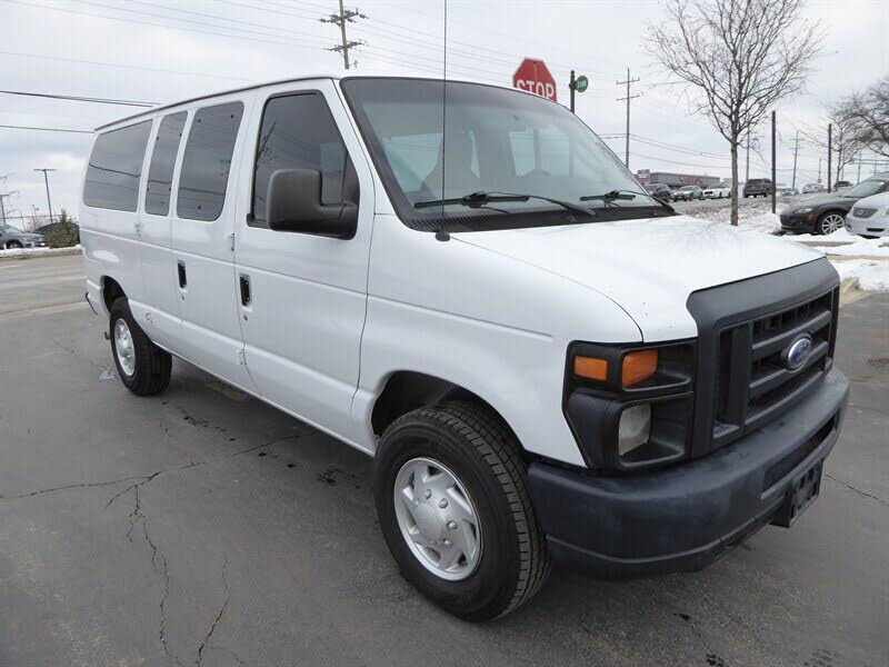 2013 Ford E-Series E-350 XL Super Duty Passenger Van