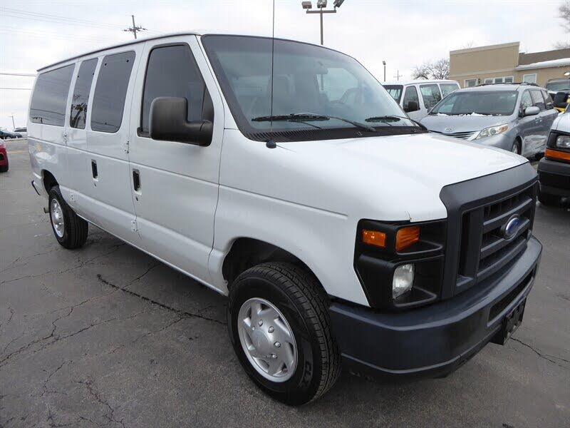 2013 Ford E-Series E-350 XL Super Duty Passenger Van