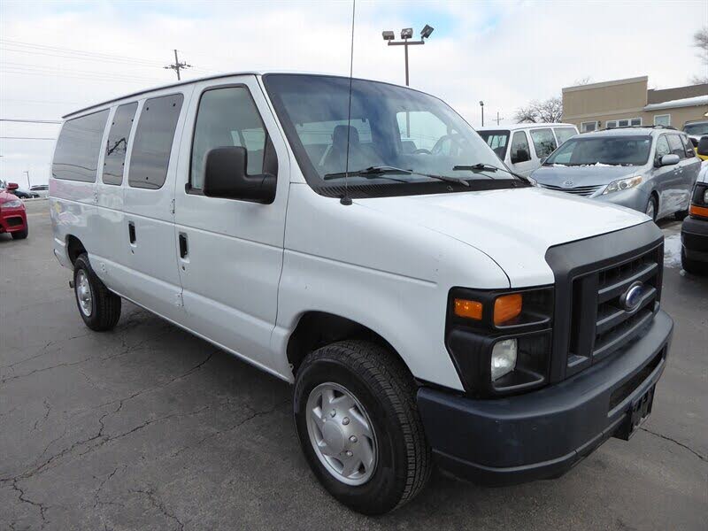 2013 Ford E-Series E-350 XL Super Duty Passenger Van