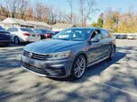 Volkswagen Passat 2.0T SE R-Line FWD