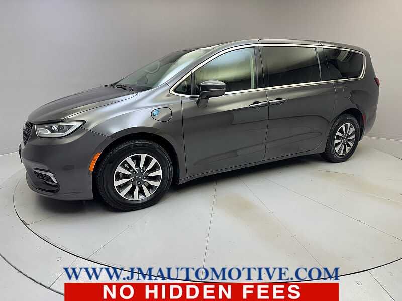 2022 Chrysler Pacifica Hybrid Touring L FWD